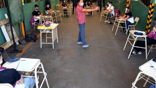 Estudiantes que egresan del secundario buscan alternativas para festejar el cierre de un ciclo