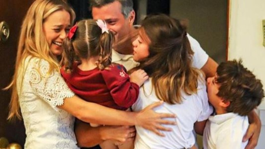 Leopoldo López llegó a Madrid y ya está con su familia