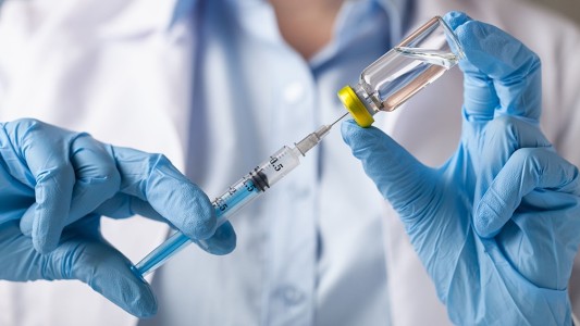 La Plata: capacitan a los promotores que vacunarán contra el coronavirus