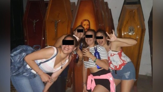 Escándalo por una fiesta clandestina realizada en el cementerio de un pueblo de Santa Fe