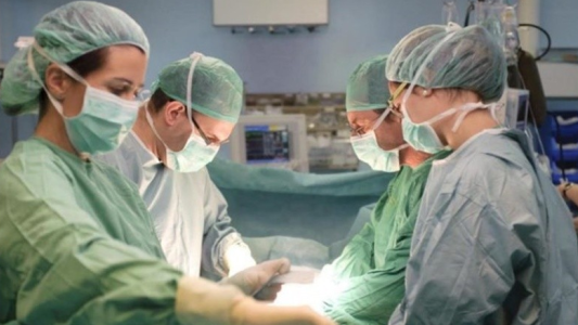 Fallo inédito autoriza trasplante entre pacientes vivos no relacionados extranjeros