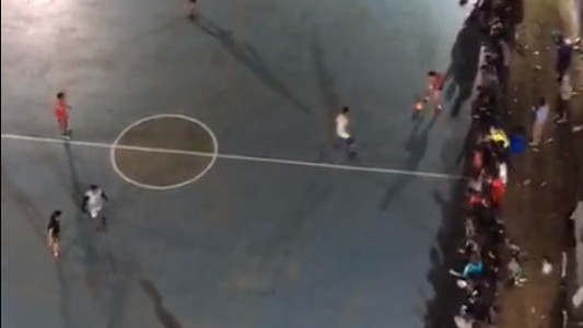 Video: en pleno aislamiento, armaron un picadito y terminó a los tiros