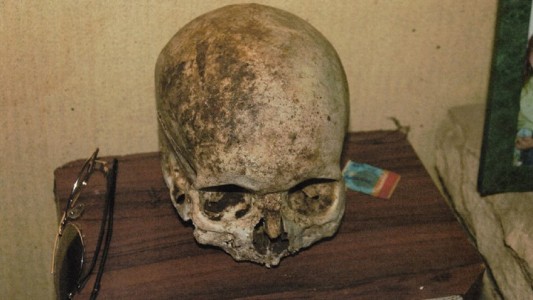 Tenía una calavera como adorno: descubrieron que era de un desaparecido
