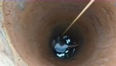 Rescataron a un anciano de 80 años que cayó en un pozo de agua