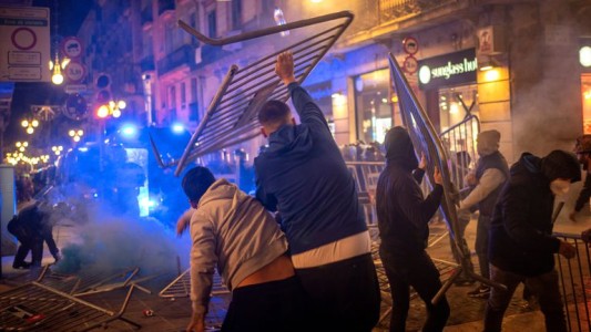 Barcelona: Violencia y saqueos, lo que dejó la noche de manifestación contra el nuevo confinamiento