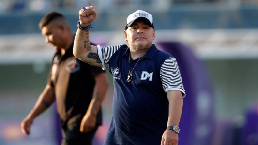 Trasladan a Maradona a una clínica de Olivos para operarlo por el hematoma en la cabeza
