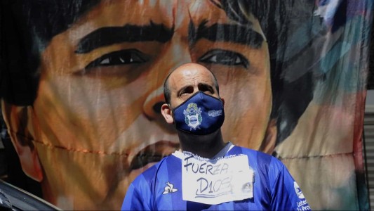 "La operación de Maradona no es compleja, debería recuperarse en pocos días"