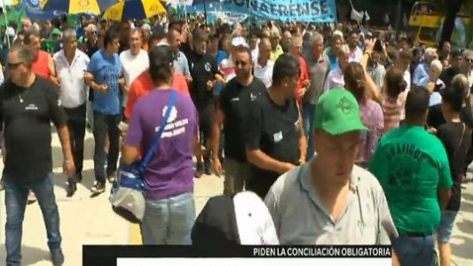 Conflicto en AGR: marcha y reclamo