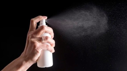 Desarrollan un spray para repeler el coronavirus de objetos y la ropa