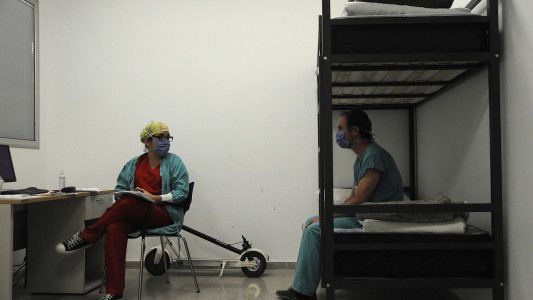 "Bajar un cambio y descansar un poco": en un hospital ya piensan en la segunda ola