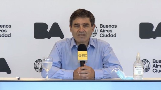 Quirós: "No tenemos información científica válida para recomendar ninguna vacuna"