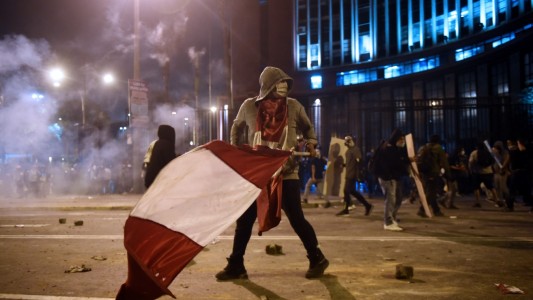 Protestas en Perú: dos fallecidos y decenas de heridos por la represión policial