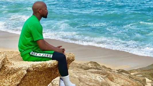 Floyd Mayweather le puso fecha a su vuelta