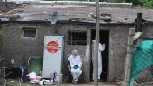 Asesinó a su amigo e hirió de gravedad a su esposa tras hallarlo en una situación íntima en su casa