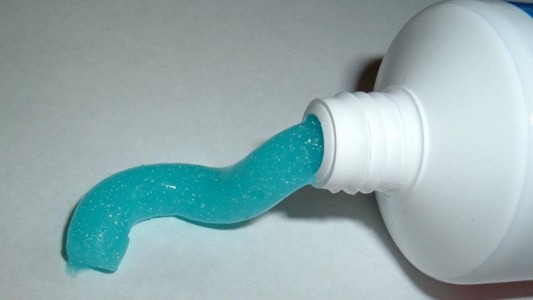 Dictamen a un proyecto de ley que prohíbe los dentífricos con microperlas