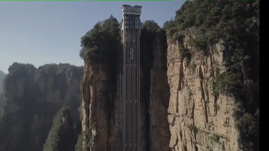 326 metros en 88 segundos: paseo en el ascensor externo más alto del mundo