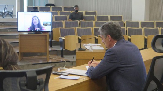 Condenaron a una maestra que desnudaba, manoseaba y filmaba a nenes de jardín de infantes