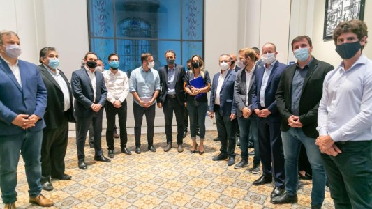 Malena Galmarini y Gabriel Katopodis presentaron a intendentes el plan de AySA en barrios vulnerables
