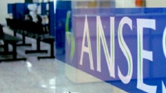La Anses dio de baja casi mil jubilaciones a extranjeros sin residencia en el país