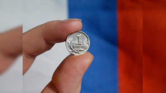 Se metió una moneda en la nariz y no quiso decirle a los padres: se la sacaron 53 años después