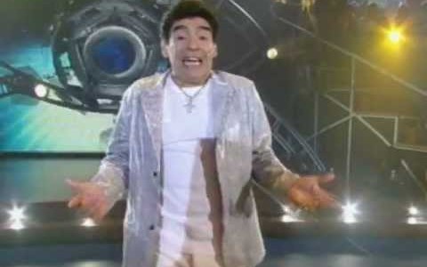 Video: el día que Maradona se entrevistó a sí mismo y se preguntó que diría en su entierro