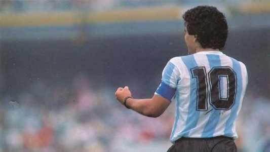 Muerto de Maradona: juntan firmas para retirar la camiseta número 10 de la Selección