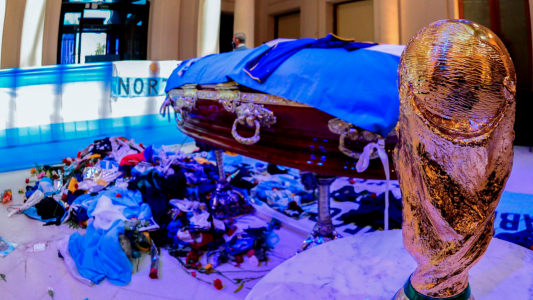 ¿A qué planeta te fuiste, barrilete cósmico?, por Miguel Bossio