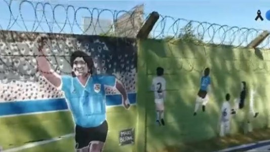 Ciento cincuenta metros de mural: hinchas de Gimnasia pintaron el gol a los ingleses