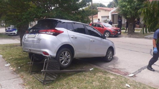 Mar del Plata: hizo marcha atrás con su auto nuevo y mató a su esposa