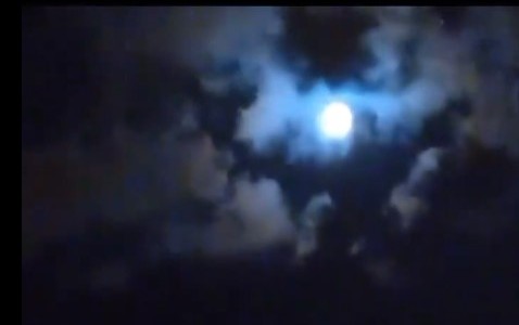 Video: la silueta de Maradona apareció entre las nubes