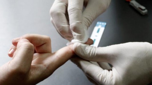 Testeos gratuitos de VIH en 65 lugares del país