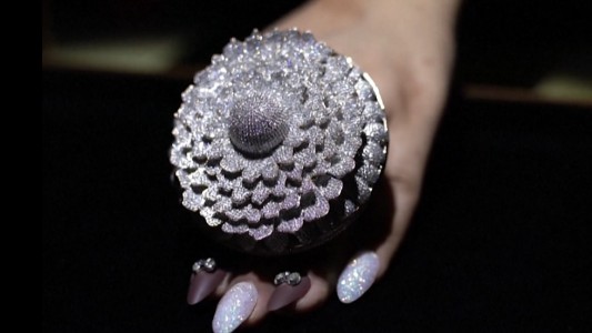 Récord mundial: un anillo con 12.638 diamantes