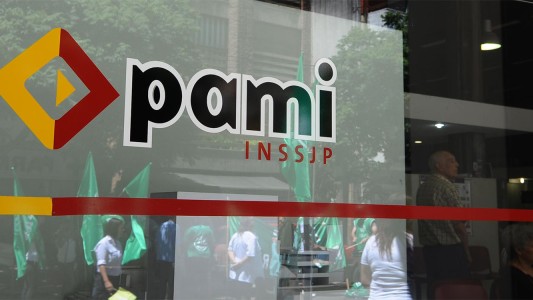PAMI anunció un bono navideño de $1.500 para 550.000 afiliados y de $10.000 para centros de jubilados