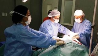 Dos pacientes hipoacúsicos volverán a escuchar tras un nuevo modelo de implante aplicado en San Luis