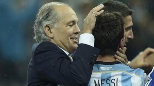 El sentido mensaje de Lionel Messi por la muerte de Sabella: "Fue un placer compartir tanto con vos"