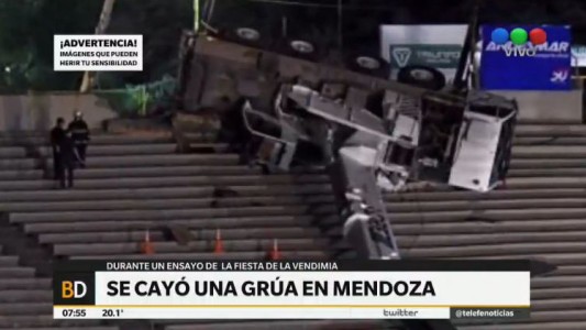 Cayó una parrilla de luces sobre un escenario en el ensayo de la Fiesta de la Vendimia