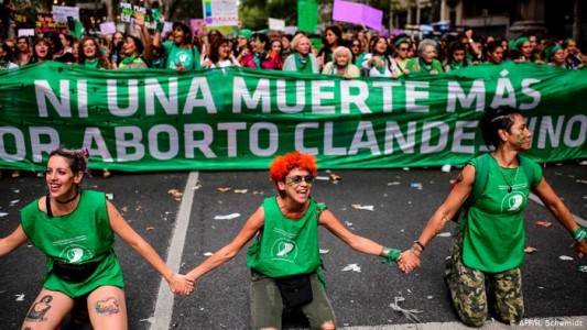 Al menos 16 mujeres y niñas murieron por abortos clandestinos desde que el Senado rechazó la IVE en 2018