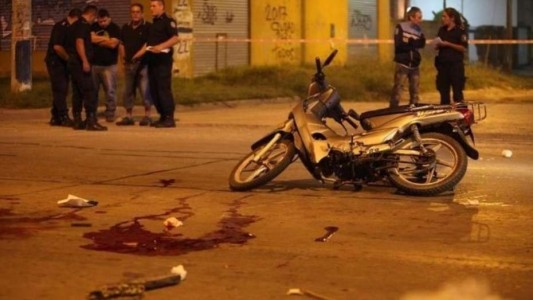 Un ex policía mató a dos motochorros, primos del jugador Marcos Rojo