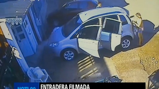 Atacada cuando lavaba el auto