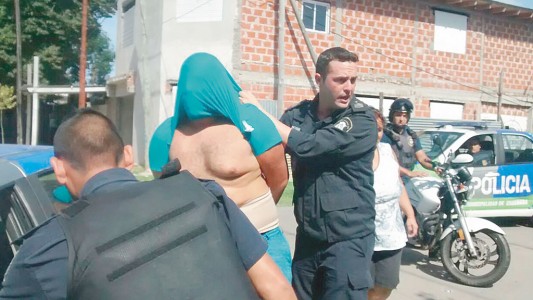 Golpeó a su novia y la tiró al Río de la Plata para que se ahogara