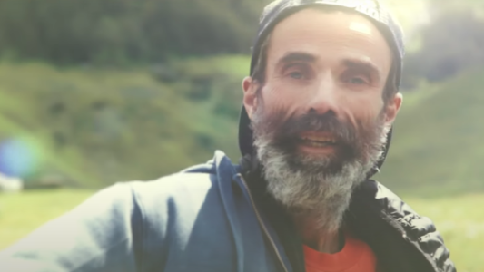 Se estrenó un video inédito de Jarabe de Palo filmado antes de la partida su cantante