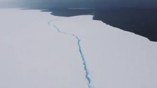 Video: el Iceberg gigante que está a punto de impactar contra las islas Georgias del Sur