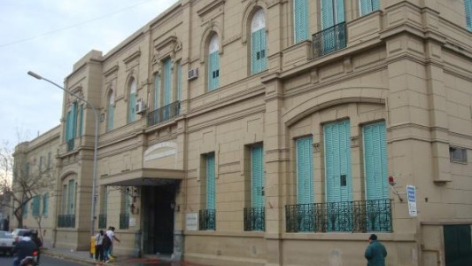 Detuvieron a una mujer que baleó a su esposo en el rostro