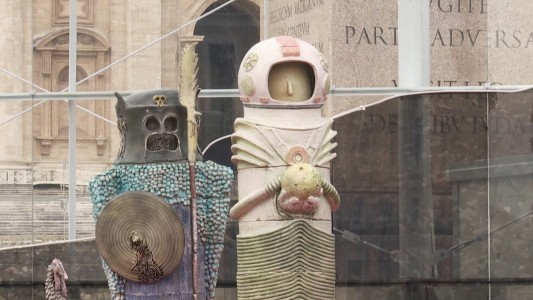 Un astronauta y un "Darth Vader" en el criticado pesebre del Vaticano