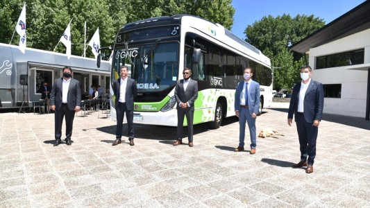 Neuquén tiene su primer colectivo que funciona con combustibles alternativos