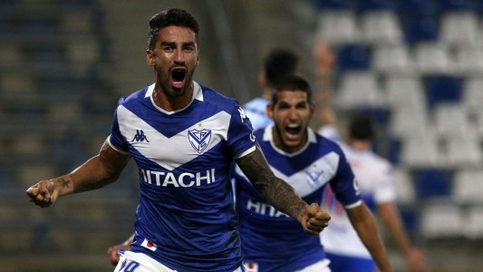 Vélez se clasificó a semifinales de Sudamericana en el descuento y jugará con Lanús o Independiiente