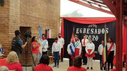 Video polémico: una escuela de Chaco homenajeó al Che Guevara en el acto de fin de año
