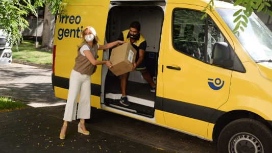 Fabiola Yañez encabezó una jornada de voluntarios para donar cajas navideñas