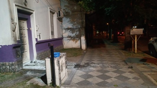 Lanzan una bomba molotov a la Comisaría de la Mujer y la Familia de Esteban Echeverría