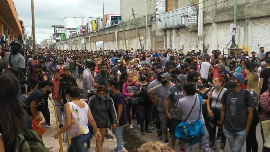 Descontrol en feria de La Salada por las compras en la previa de las Fiestas